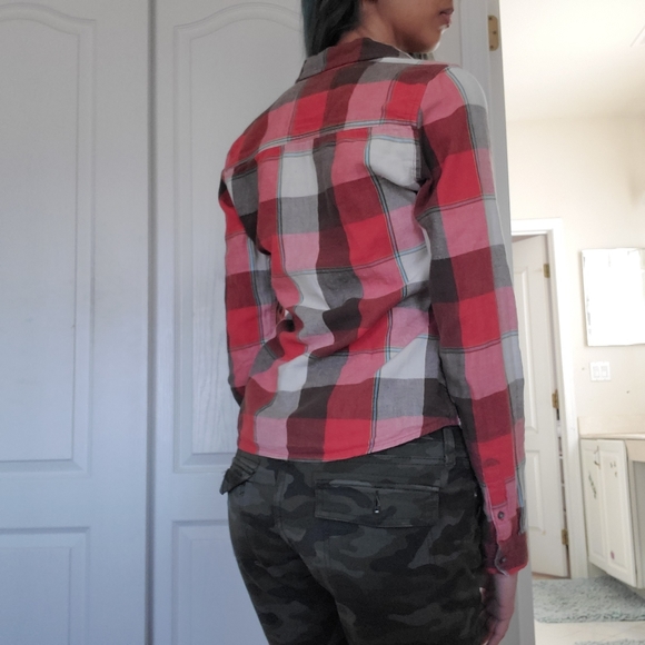 Hollister Button Up Shirt - Picture 6 of 7